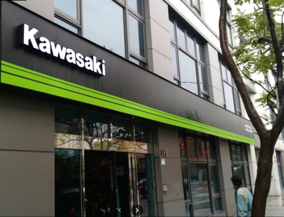 川崎 KAWASAKI內湖展示中心 授權經銷：柏霖動機